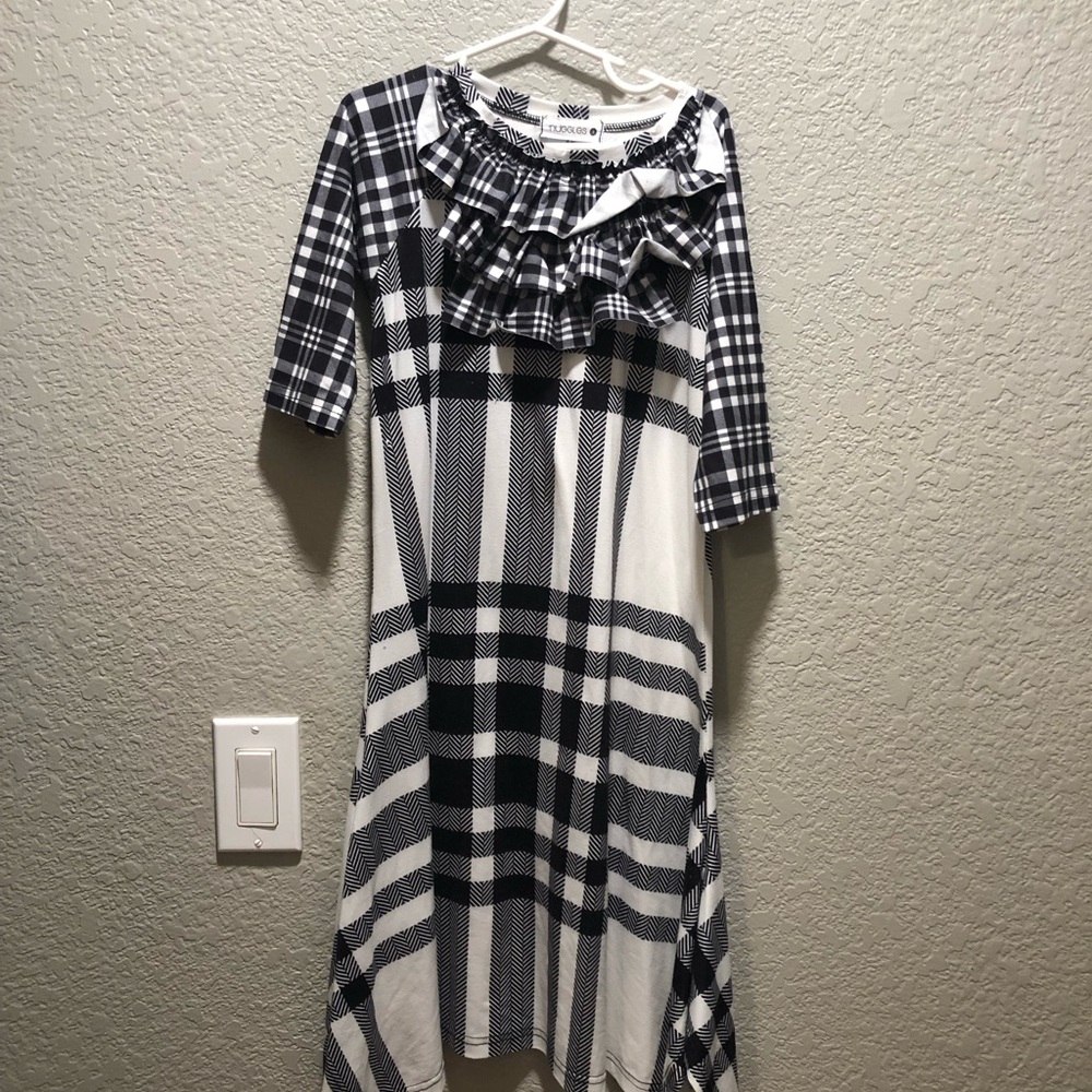 Stylish Kids Checkered Dress in Black and White